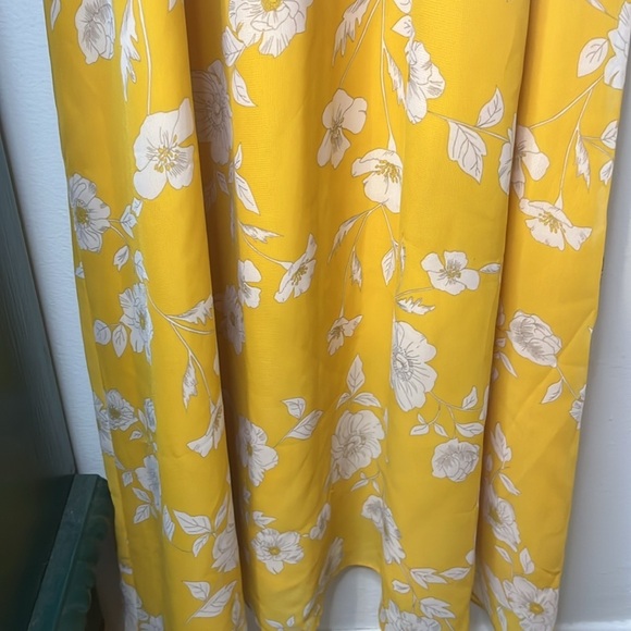 Adrianna Papell NWT Yellow with White Flowers Halter Maxi Dress Size 8 Wedding - Picture 5 of 11